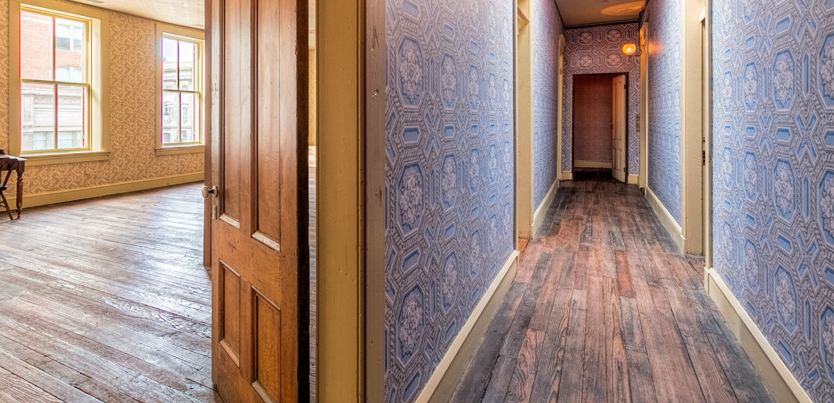 Clara Barton Nouveau Twist Ballpoint